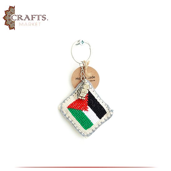 علاقة مفاتيح مطرزة يدويا بتصميم علم فلسطين