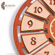 ساعة حائط خشبية مصنوعة يدويا لون بني 