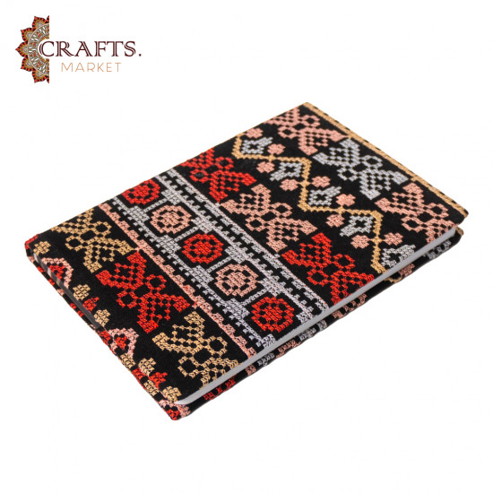 دفنر للملاحظات بغطاء متحرك مطرز يدوياً