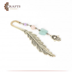Feather design separator with palm pendant