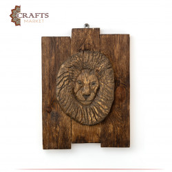 Wood plaque with lion head design
