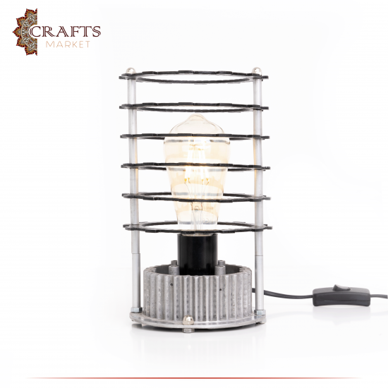 ديكور مصباح طاولة مصنوعة يدوياً من المعدن بتصميم عصري بلونين