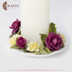 Luxury Triangular Candle with Plate in a Roses Design