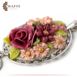 Hand-decorated Metal Keychain with a Ceramic "Roses" Design