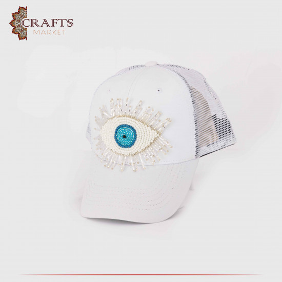 قبعة نسائية جميلة من القماش باللون الأبيض مطرزة يدويًا بتصميم العين قبعة نسائية جميلة من القماش باللون الأبيض مطرزة يدويًا بتصميم العين