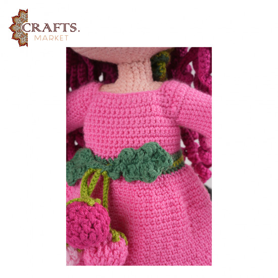 دمية باربي" توت العليق "مصنوعة يدوياً دمية باربي" توت العليق "مصنوعة يدوياً