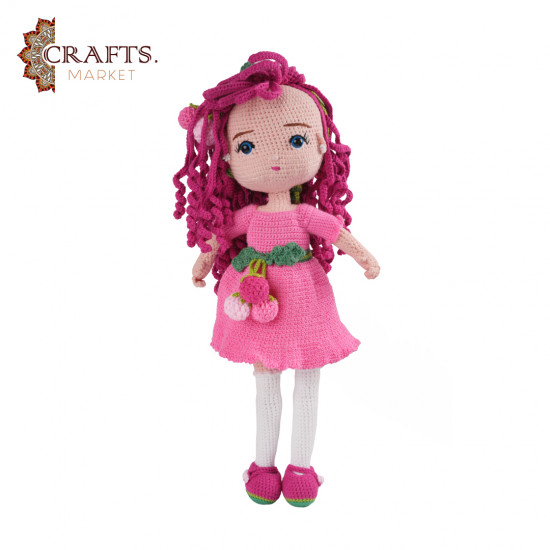 دمية باربي" توت العليق "مصنوعة يدوياً دمية باربي" توت العليق "مصنوعة يدوياً