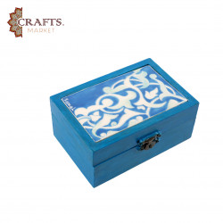 Small decorative box made of wood and porcelain, hand-decorated