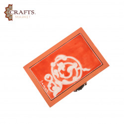 Small decorative box made of wood and porcelain, hand-decorated